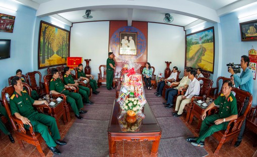Bí thư Tỉnh ủy chúc Tết Lữ đoàn 6 Pháo binh