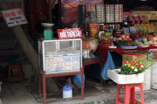 Thu phí đổi tiền mới là vi phạm pháp luật