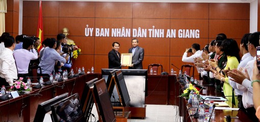 Đoàn đại biểu tỉnh Kandal thăm và chúc Tết tỉnh An Giang