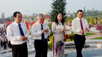 Lãnh đạo tỉnh viếng Nghĩa trang liệt sĩ tỉnh nhân dịp Tết nguyên đán Mậu Tuất 2018
