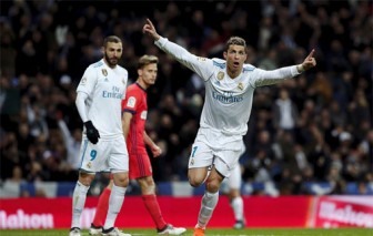 Ronaldo lập hat-trick, Real đại thắng trước ngày gặp PSG
