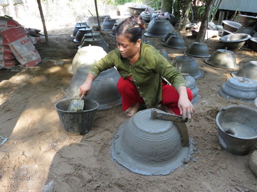 Nghề làm chậu kiểng đắt hàng dịp Tết