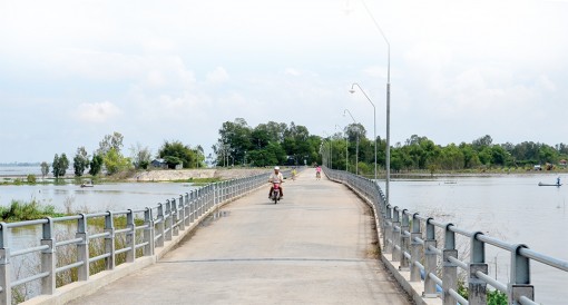 Cầu nông thôn dài nhất miền Tây