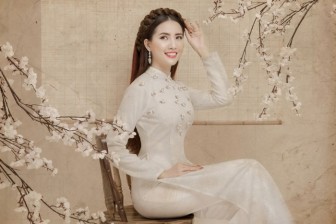 Top 5 Hoa hậu Việt Nam Mơ Phan e ấp trong bộ ảnh đón Tết Mậu Tuất