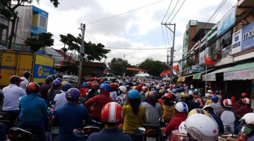 Phà Cao Lãnh lại kẹt cứng