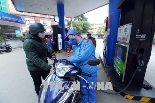 Đề xuất tăng thuế xăng lên mức trần 4.000 đồng/lít