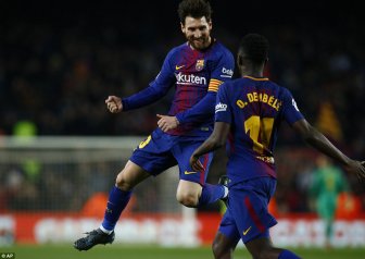 Messi phá liền 2 kỷ lục, Barca thắng kiểu tennis