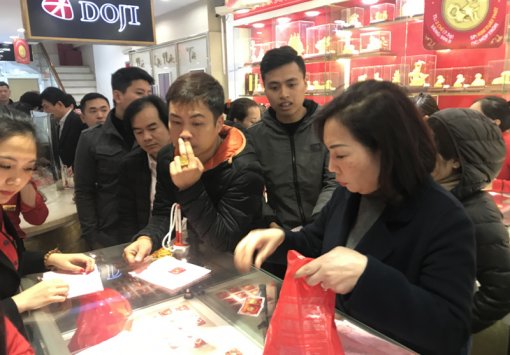 Đón vía Thần tài, vàng tăng cao