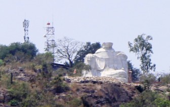 Đầu tháng 3-2018, tháo dỡ tượng Bà Chúa Xứ xây trái phép trên núi Sam