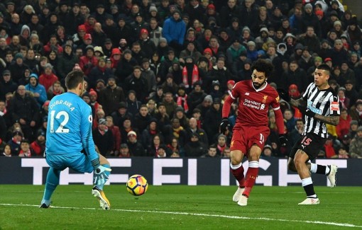 Dồn ép nghẹt thở, Liverpool bắn hạ Chích chòe trên sân nhà