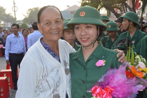 Hàng ngàn thanh niên Bạc Liêu, Sóc Trăng, Đồng Tháp nhập ngũ