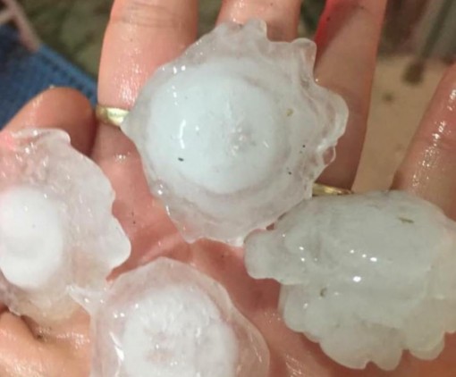 Mưa đá bất thường kèm giông lốc trên cao nguyên đá Hà Giang