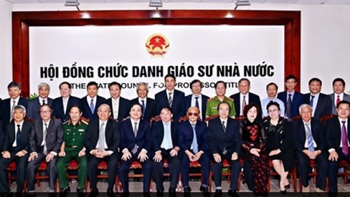 Chính phủ yêu cầu thay thế quy định tiêu chuẩn bổ nhiệm chức danh GS, PGS