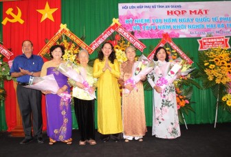 Bí thư Tỉnh ủy Võ Thị Ánh Xuân dự họp mặt kỷ niệm ngày Quốc tế Phụ nữ 8-3