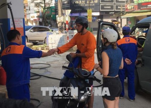 Không nên bán lại xăng A92 nhưng cần xem giá xăng E5 hợp lý chưa