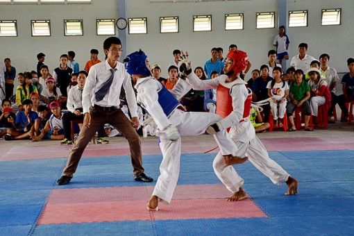 Sôi nổi ngày hội thể thao học đường