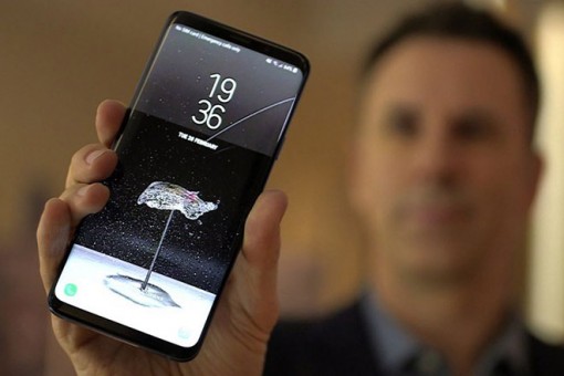 Galaxy S10 có camera TrueDepth và cảm biến vân tay nhúng vào màn hình