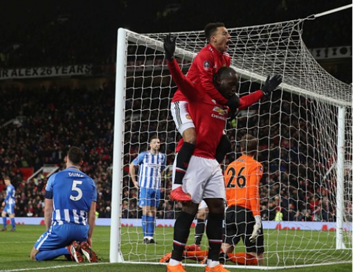 Lukaku toả sáng, MU thắng kịch tính trước Brighton