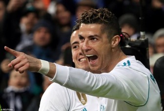 Cristiano Ronaldo ghi 4 bàn, Real Madrid trở lại tốp 3 La Liga