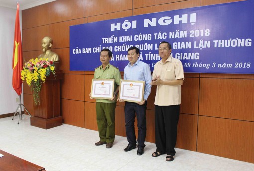 Phát huy sức mạnh tổng hợp chống buôn lậu