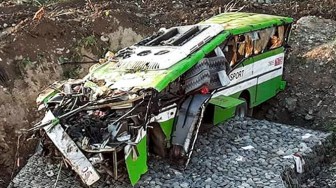 Xe buýt lao xuống vách núi ở Philippines, 19 người thiệt mạng