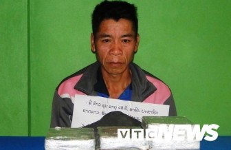Mang 10 bánh heroin từ Lào vượt biên giới sang Nghệ An tiêu thụ
