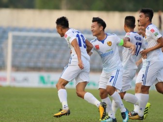 V-League: Quảng Nam hạ FLC Thanh Hóa, Quảng Ninh lên ngôi đầu