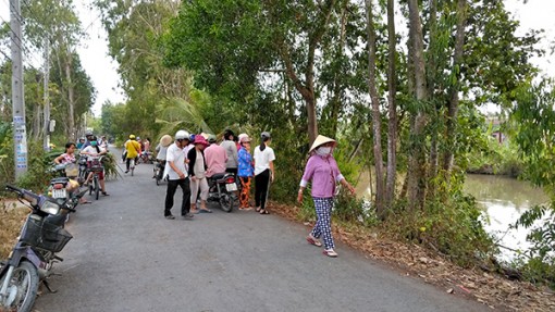 Phát hiện thi thể nổi dưới kênh Năng