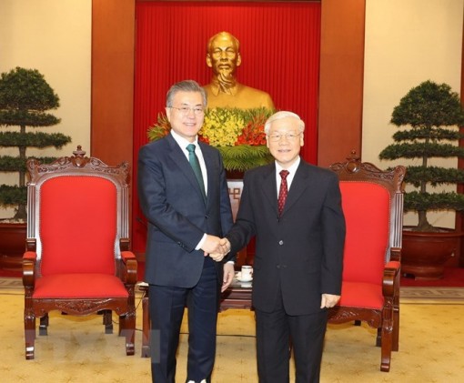 Tổng bí thư: Việt Nam luôn dành ưu tiên củng cố quan hệ với Nga