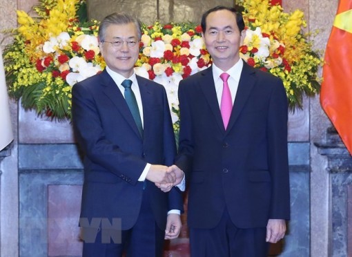 Hàn Quốc đưa tin đậm nét về chuyến thăm Việt Nam của ông Moon Jae-in