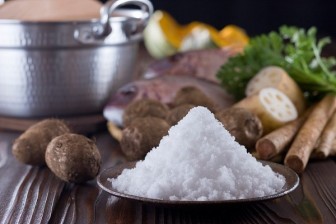 Bộ Y tế vận động giảm muối trong khẩu phần ăn