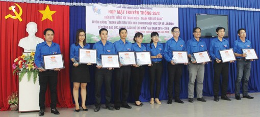 Thanh niên tiên tiến làm theo lời Bác