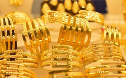 Giá vàng thế giới giảm mạnh, trong nước chỉ rơi nhỏ giọt