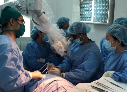 Lần đầu tiên thực hiện kỹ thuật cấy ốc tai điện tử ở ĐBSCL