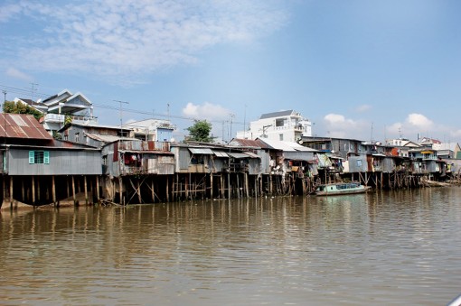 Lo lắng tình trạng cất nhà trên sông, kênh, rạch
