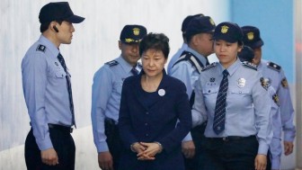Cựu tổng thống Hàn Quốc Park Geun-hye bị tuyên án 24 năm tù