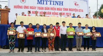 750 người hiến máu tình nguyện