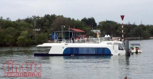 Chìm tàu cao tốc ở Cần Giờ, hàng chục người thoát chết