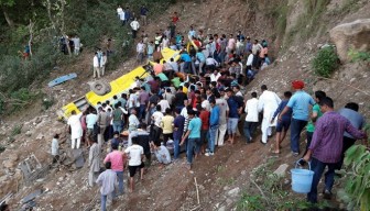 Số người chết tăng cao trong vụ tai nạn xe buýt chở học sinh ở Ấn Độ