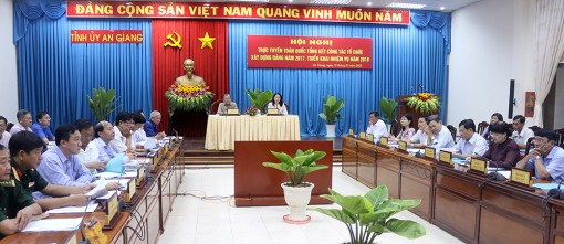 Nâng chất công tác xây dựng Đảng, vận động quần chúng