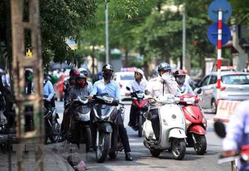 Miền Bắc bước vào đợt nắng nóng đầu tiên, Nam Bộ nắng nóng gay gắt