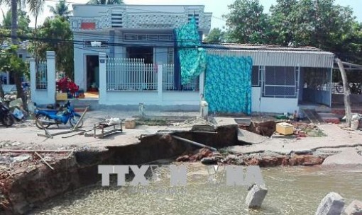 Cần Thơ: Người dân Ô Môn phập phồng nỗi lo nhà sắp trôi sông
