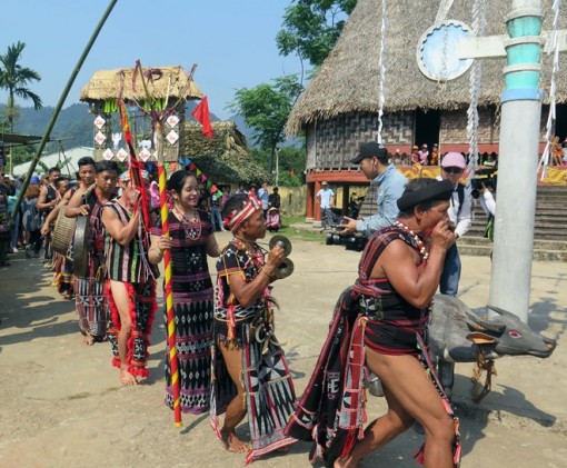 Phục dựng lễ hội truyền thống người Cơ tu Đà Nẵng-Quảng Nam