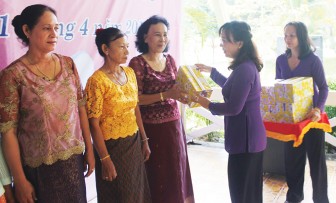 Hỗ trợ phụ nữ Khmer phát triển