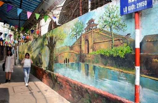 Làng bích họa Đà Nẵng