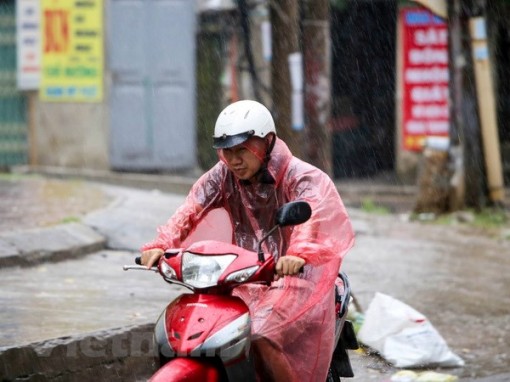 Đêm 19-4, các khu vực trong cả nước đều có mưa và dông