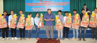 Sinh viên Campuchia đón Tết cổ truyền Chôl Chhnăm Thmây