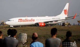 Máy bay Malaysia chở 139 người trượt khỏi đường băng ở Nepal
