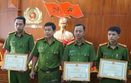 Thưởng nóng lực lượng phá nhanh án phức tạp ven biển Cà Mau