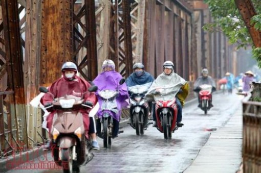 Thời tiết 24-3: Bắc Bộ chuyển mưa, Trung Bộ và Nam Bộ nắng nóng trên 36 độ C